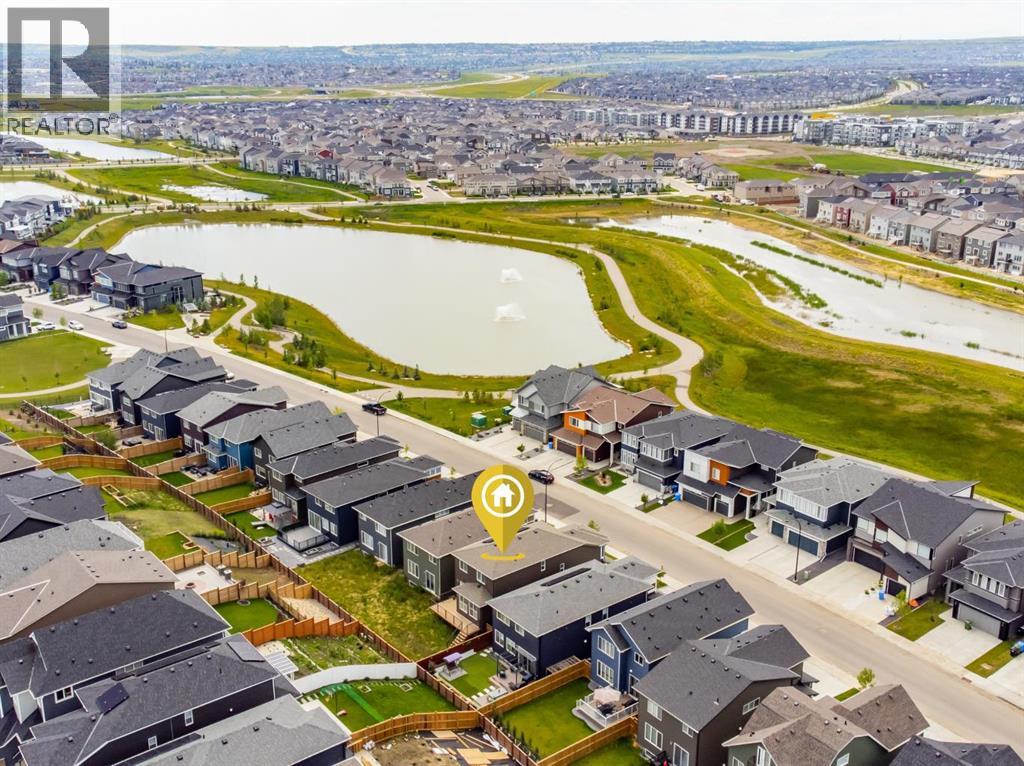 264 Lucas Way NW, Calgary, AB T3P 0R5
