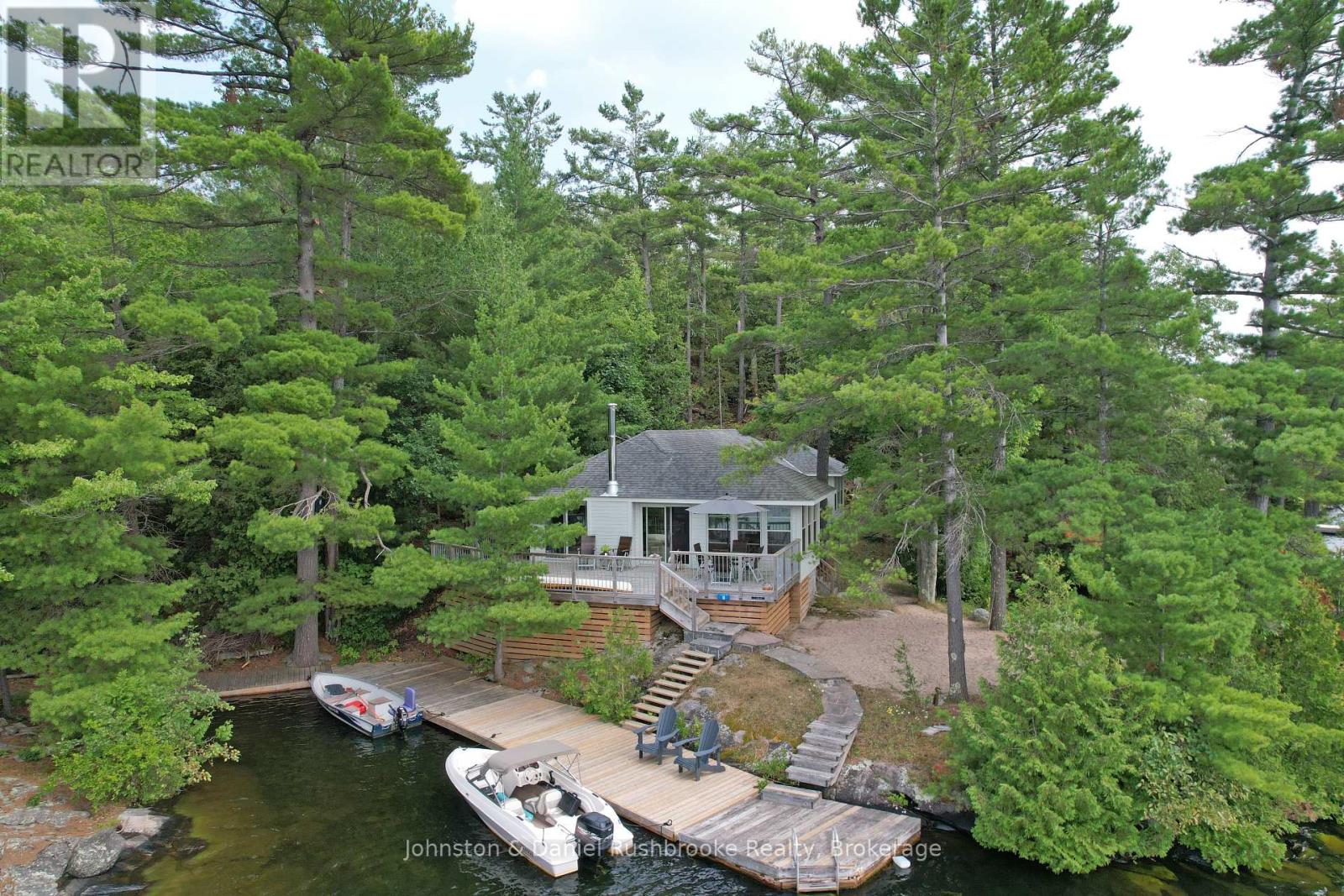 18 Island 340, Georgian Bay Baxter, ON L0K 2C0
