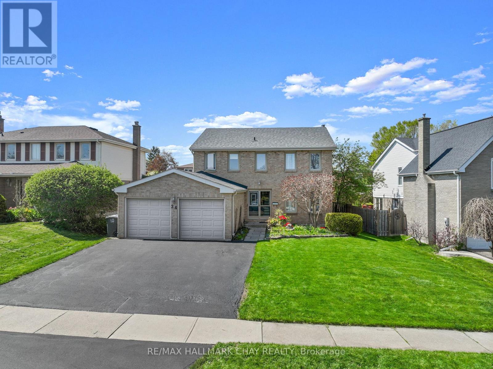 24 Mansion St, Brampton, ON L6S 3E2