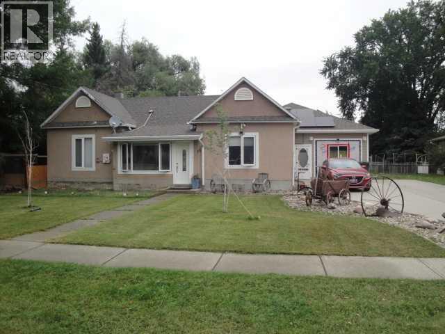 73 W 1st Ave N, Magrath, AB T0K 1J0