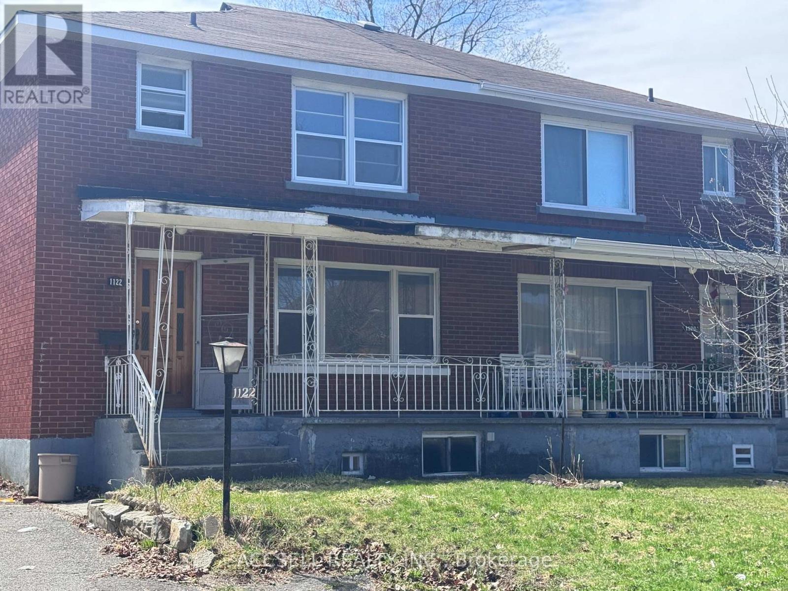 1122 Aldea Ave, Ottawa, ON K1H 8C2