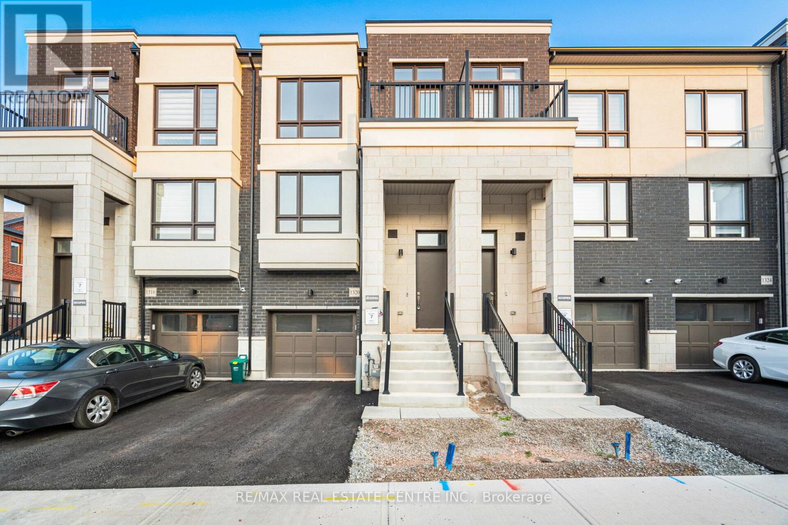 1320 Kobzar Dr, Oakville Nw Northwest, ON L6M 5R2