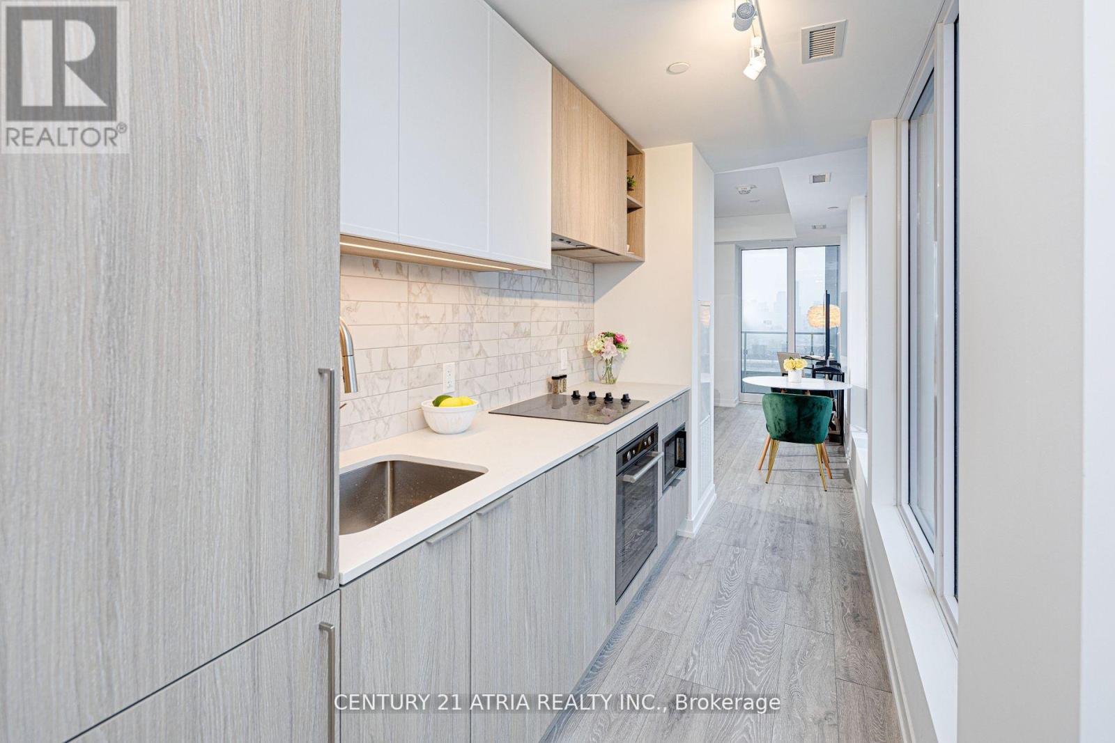 1820 2020 Bathurst St, Toronto, ON M5P 0A6