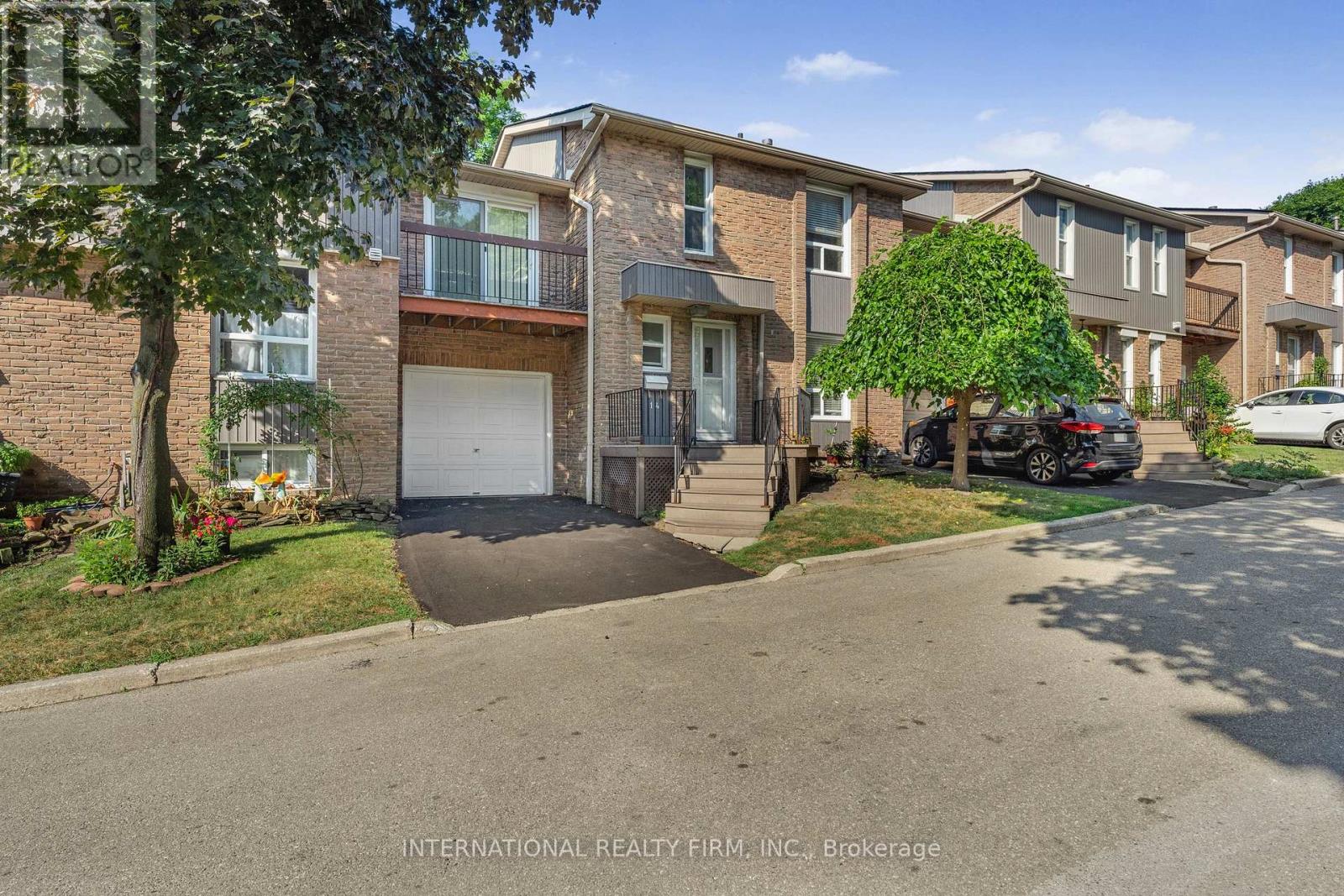 14 900 Dundas St St W, Mississauga, ON L5C 3B3