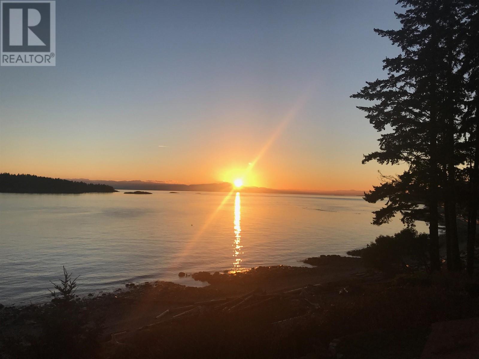 6437 Sunshine Coast Hwy, Sechelt, BC V7Z 0N6