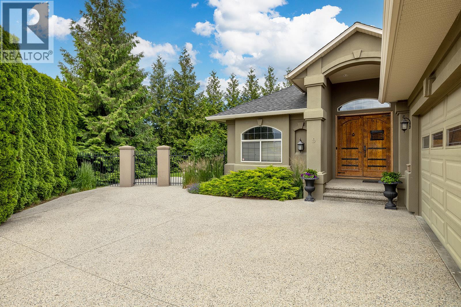 3103 Thacker Drive Unit 9 Dr #unit 9, West Kelowna, BC V1Z 1X5