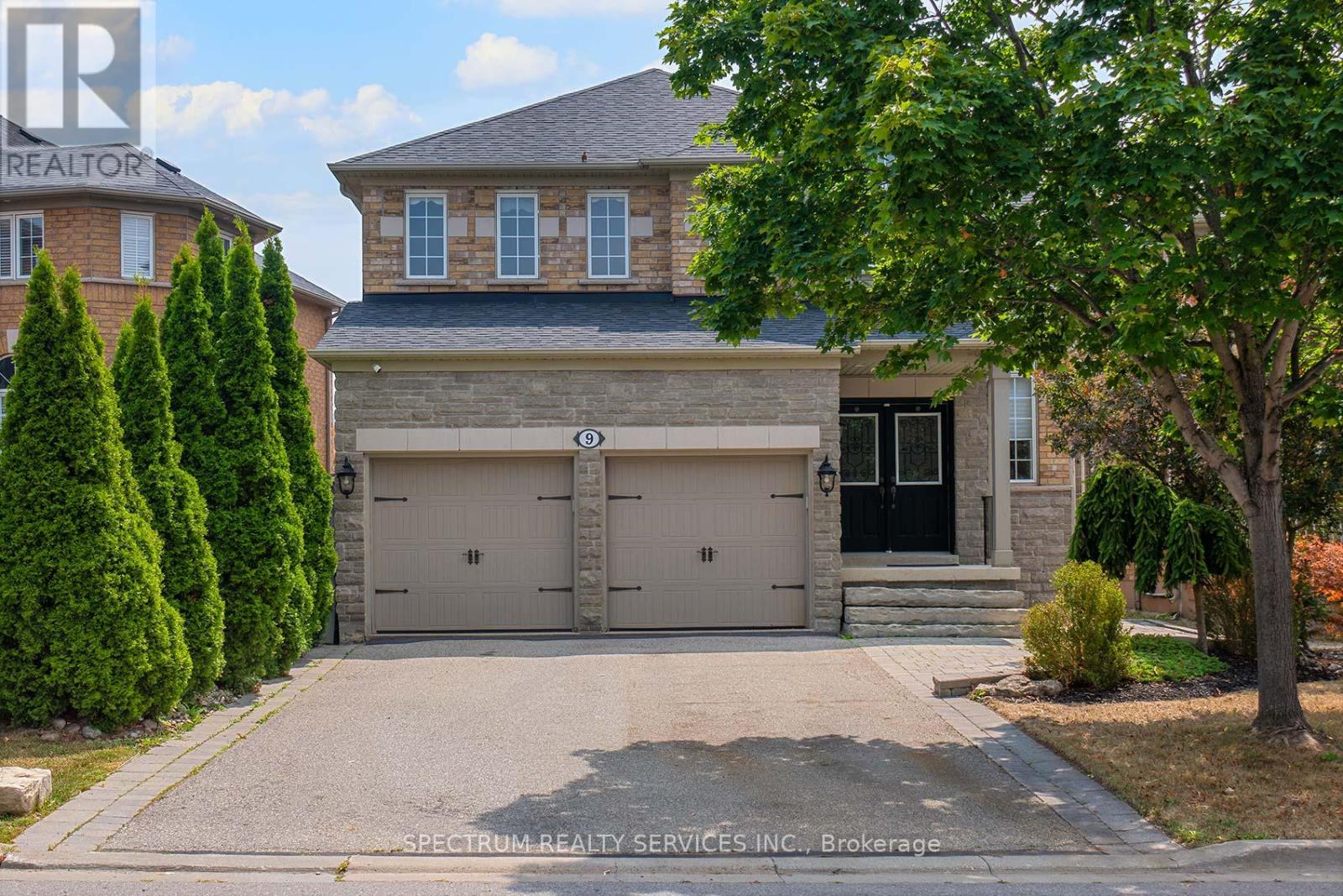 9 Tuscan Woods Trl, Vaughan, ON L4H 1N2