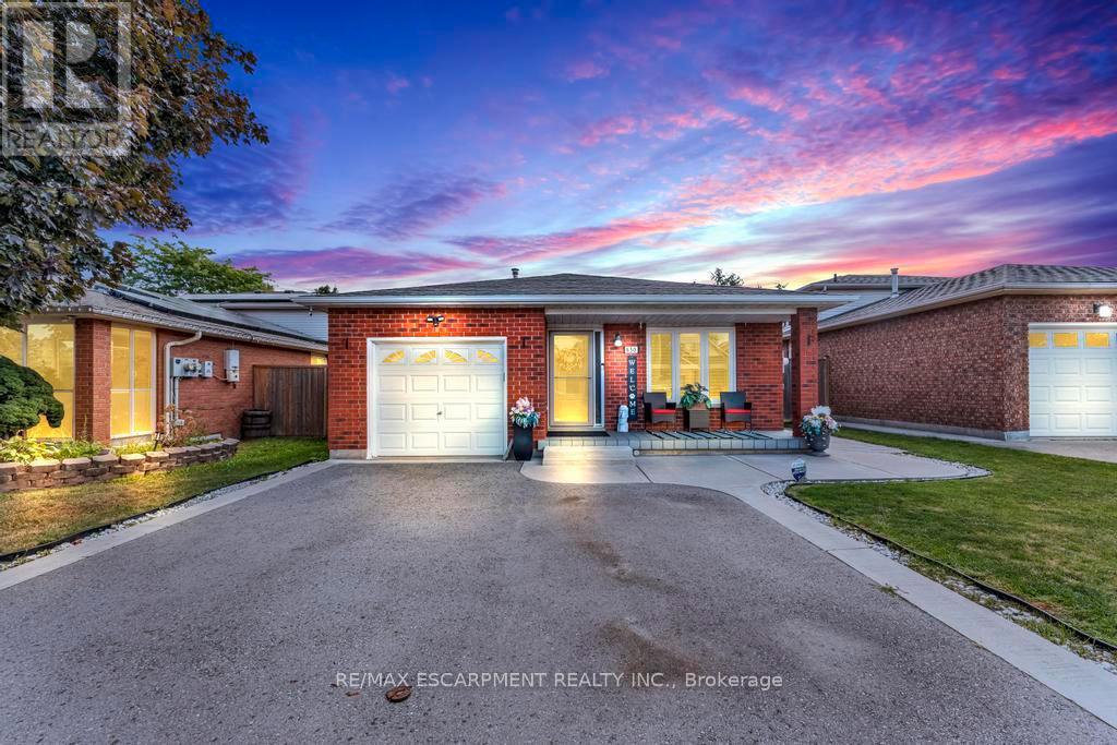 650 Acadia Dr, Hamilton, ON L8W 3V1
