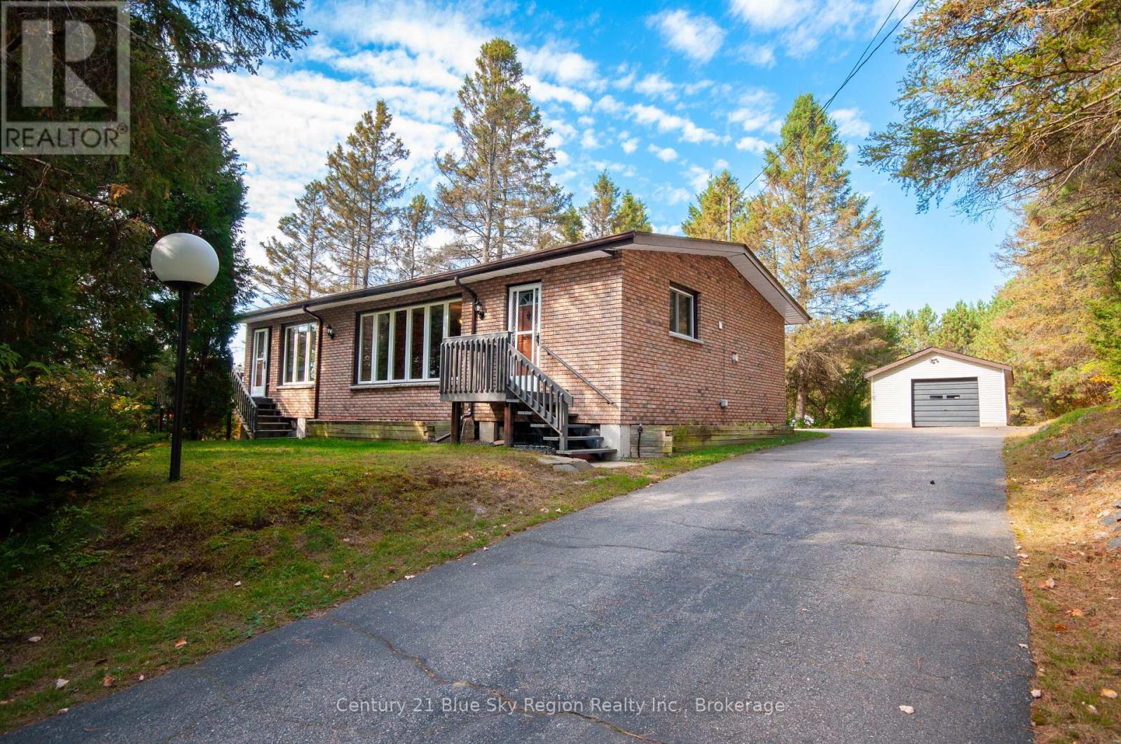 78 Dalys Rd, North Bay, ON P1B 8G4