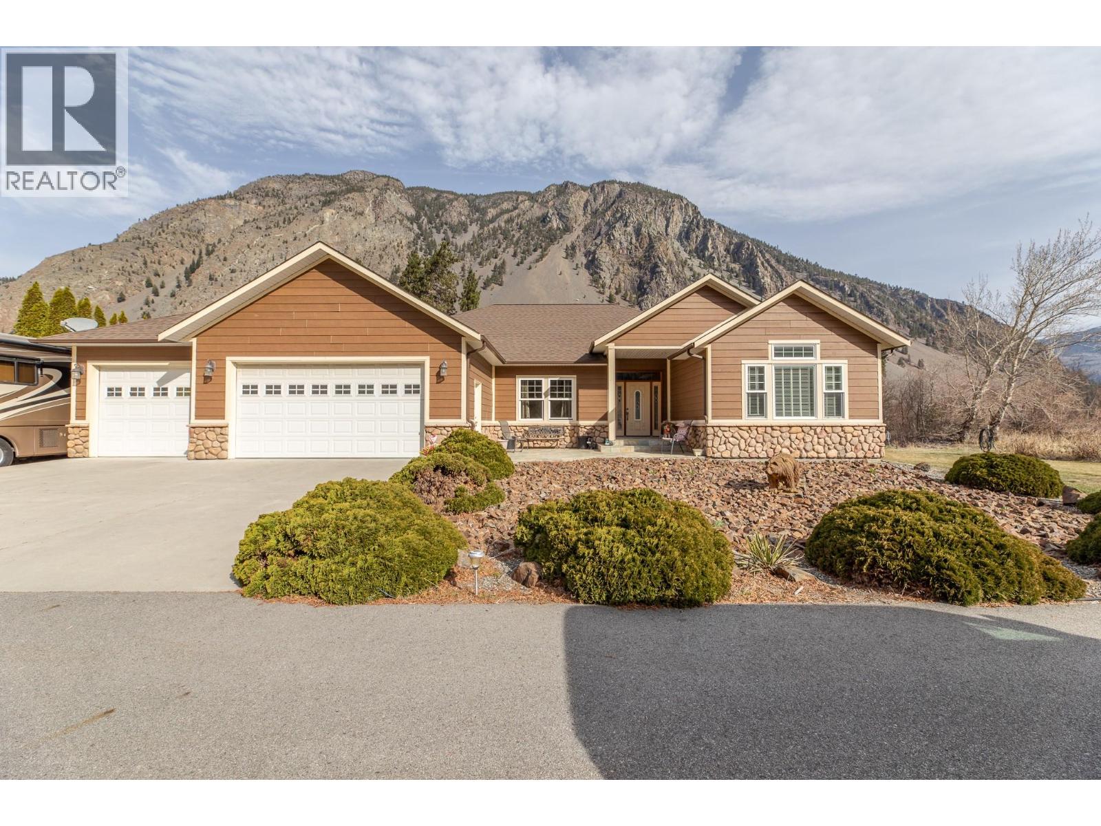 3210 3208 Cory Rd, Keremeos, BC V0X 1N1