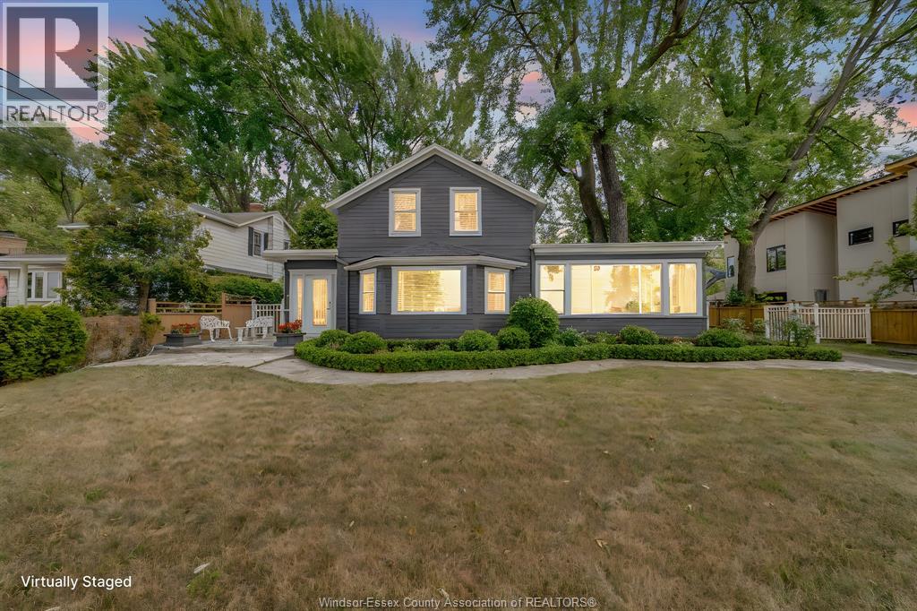 4371 Riverside Dr E, Windsor, ON N8Y 1B7