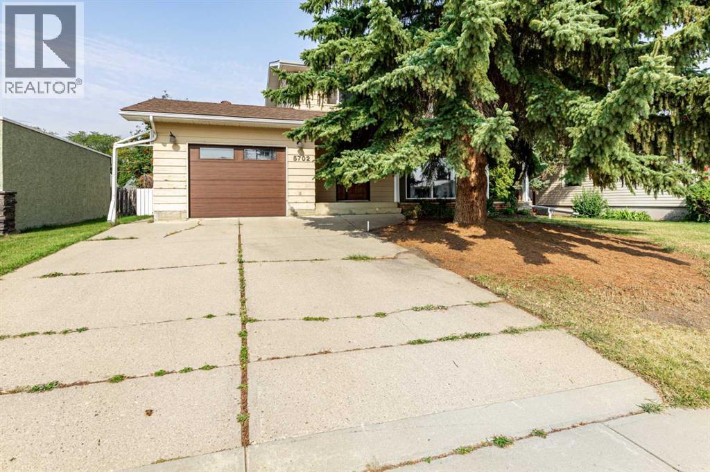 48 Avenue Unit 5702, Lacombe, AB T4L 1M7