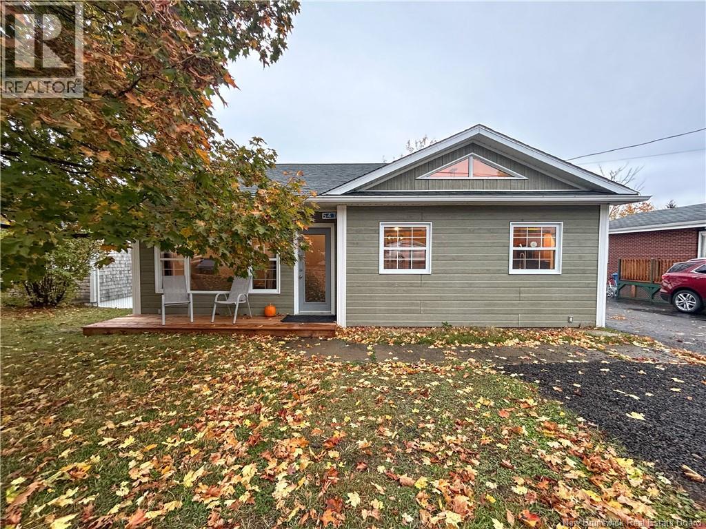 541 Montgomery St, Dalhousie, NB E8C 2A9