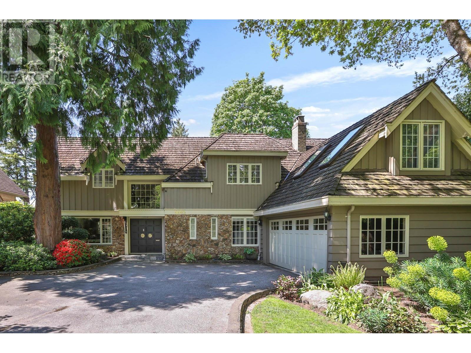 6865 Balsam St, Vancouver, BC V6P 5W9