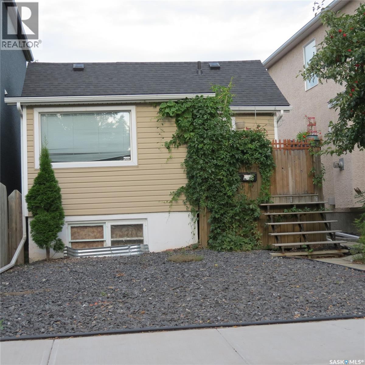2256 Wascana St, Regina, SK S4T 4K2