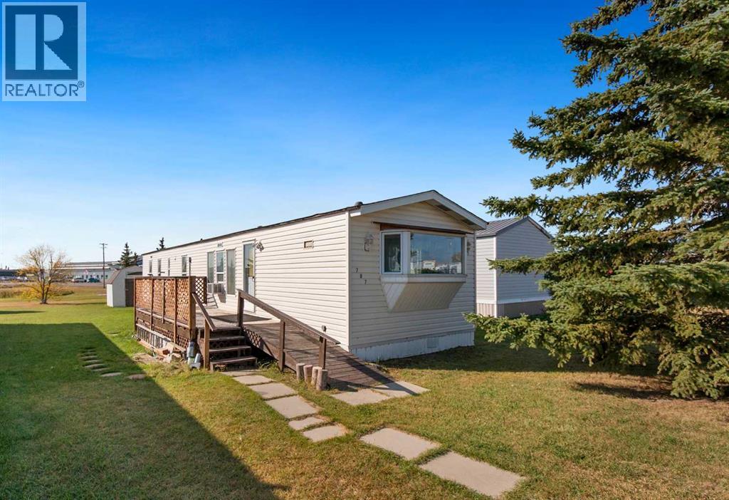 707 Highfield Dr, Carstairs, AB T0M 0N0