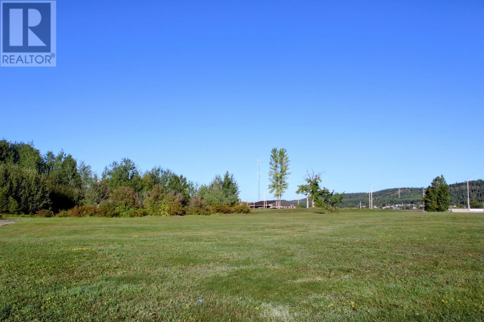 2 Deer St, Manitouwadge, ON P0T 2C0