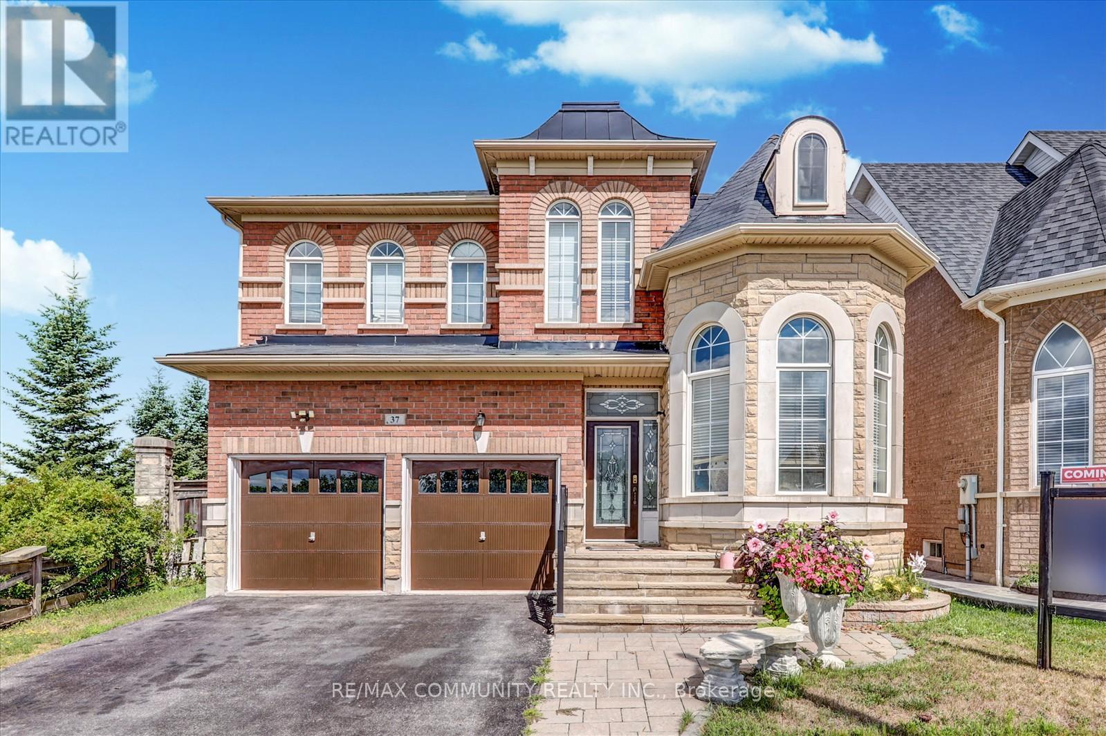 37 Condarcuri Cres, Markham, ON L6B 0G9