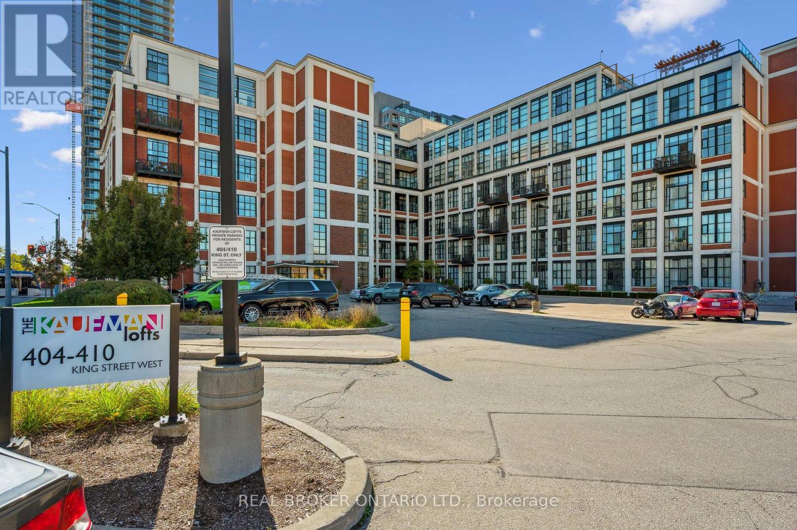 128 404 King Street West St W, Kitchener, ON N2G 2L5