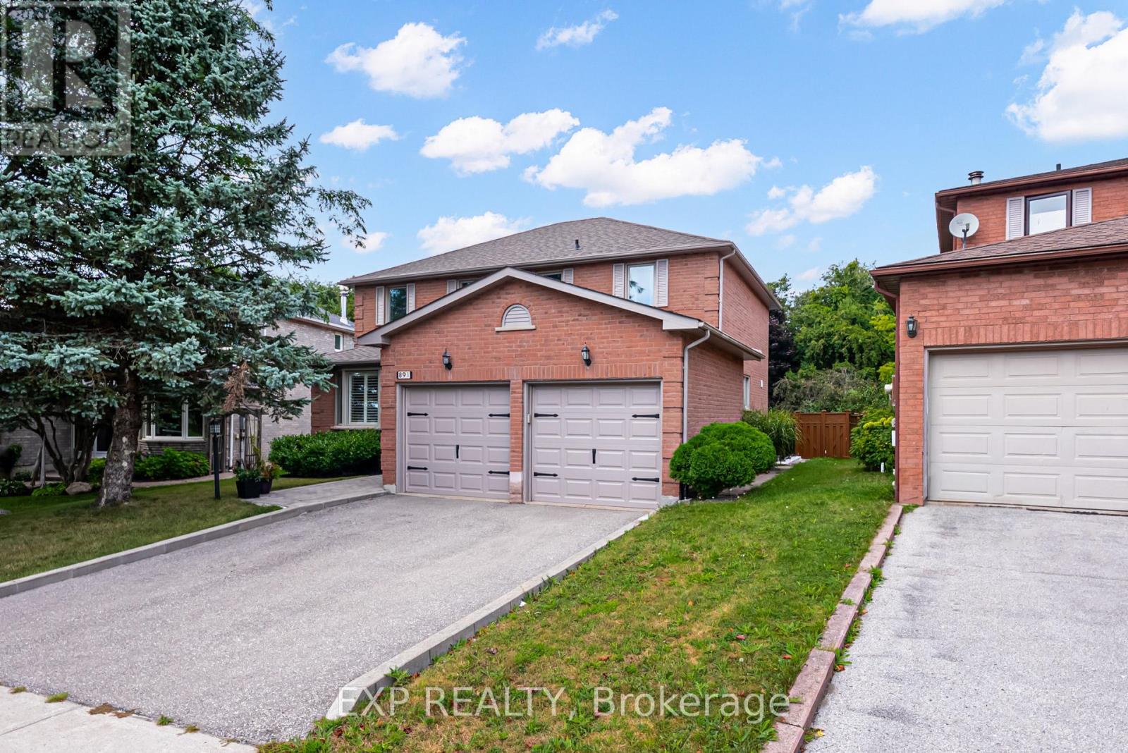 891 Leslie Valley Dr, Newmarket, ON L3Y 7H1