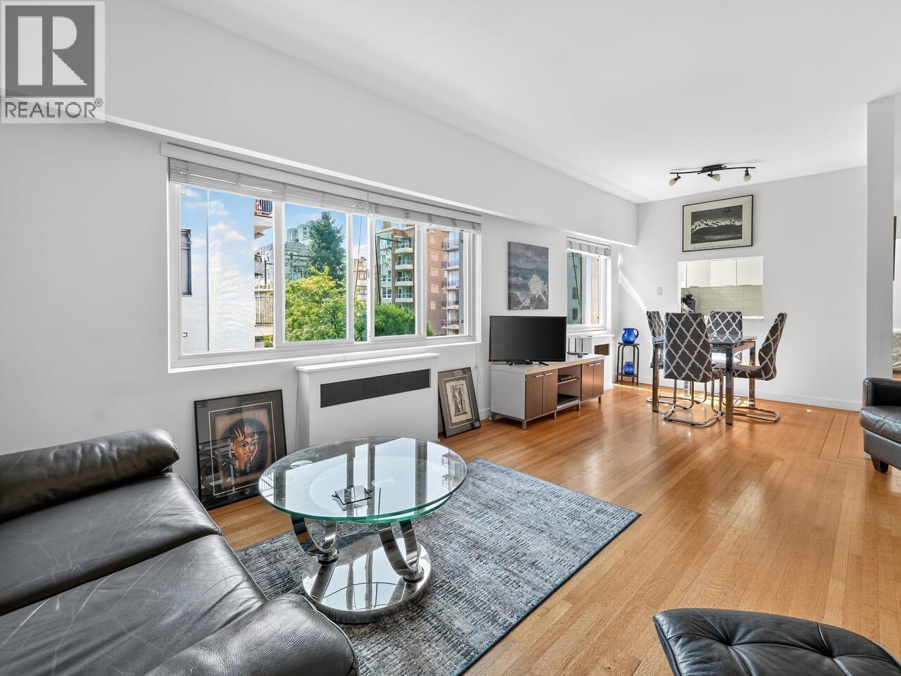 1972 Robson Street Unit 306, Vancouver, BC V6G 1E8