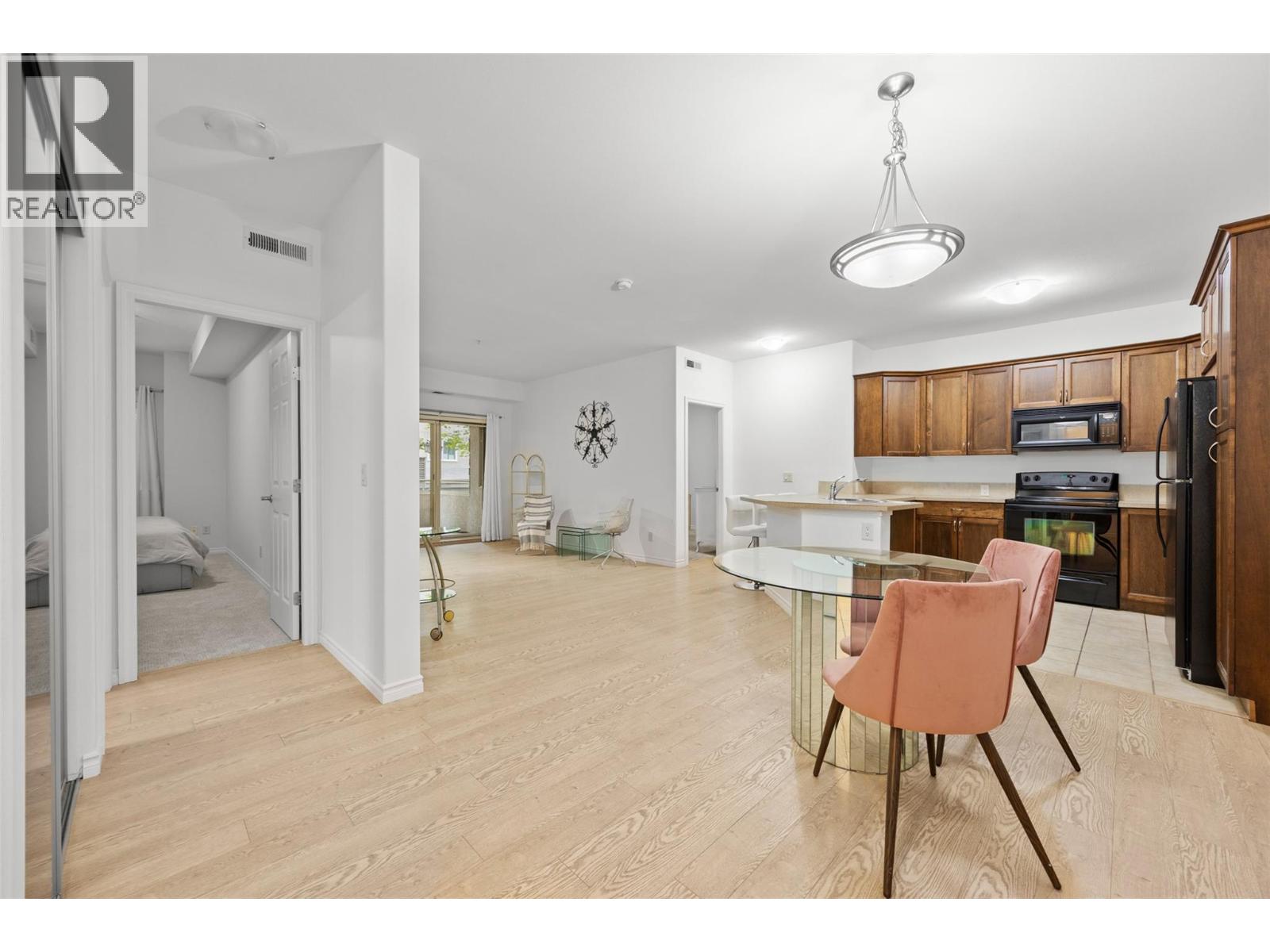 1007 Harvey Avenue Unit 109, Kelowna, BC V1Y 6E4