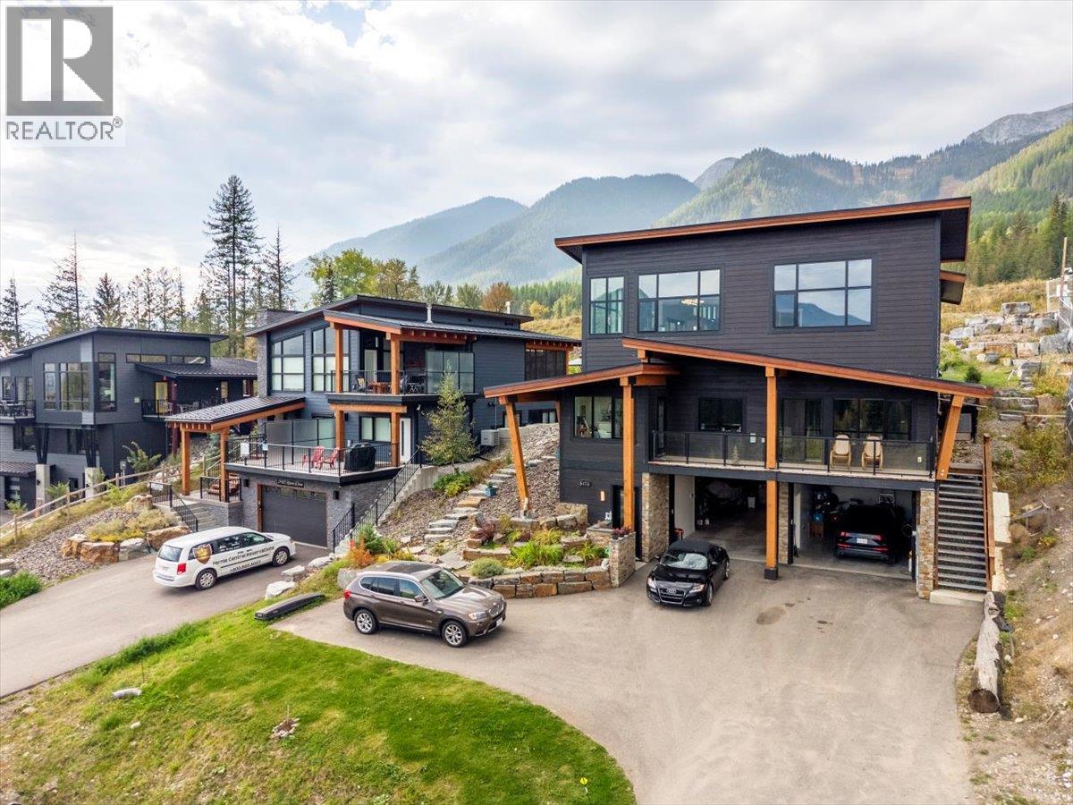 5416 Resort Dr, Fernie, BC V0B 1M6