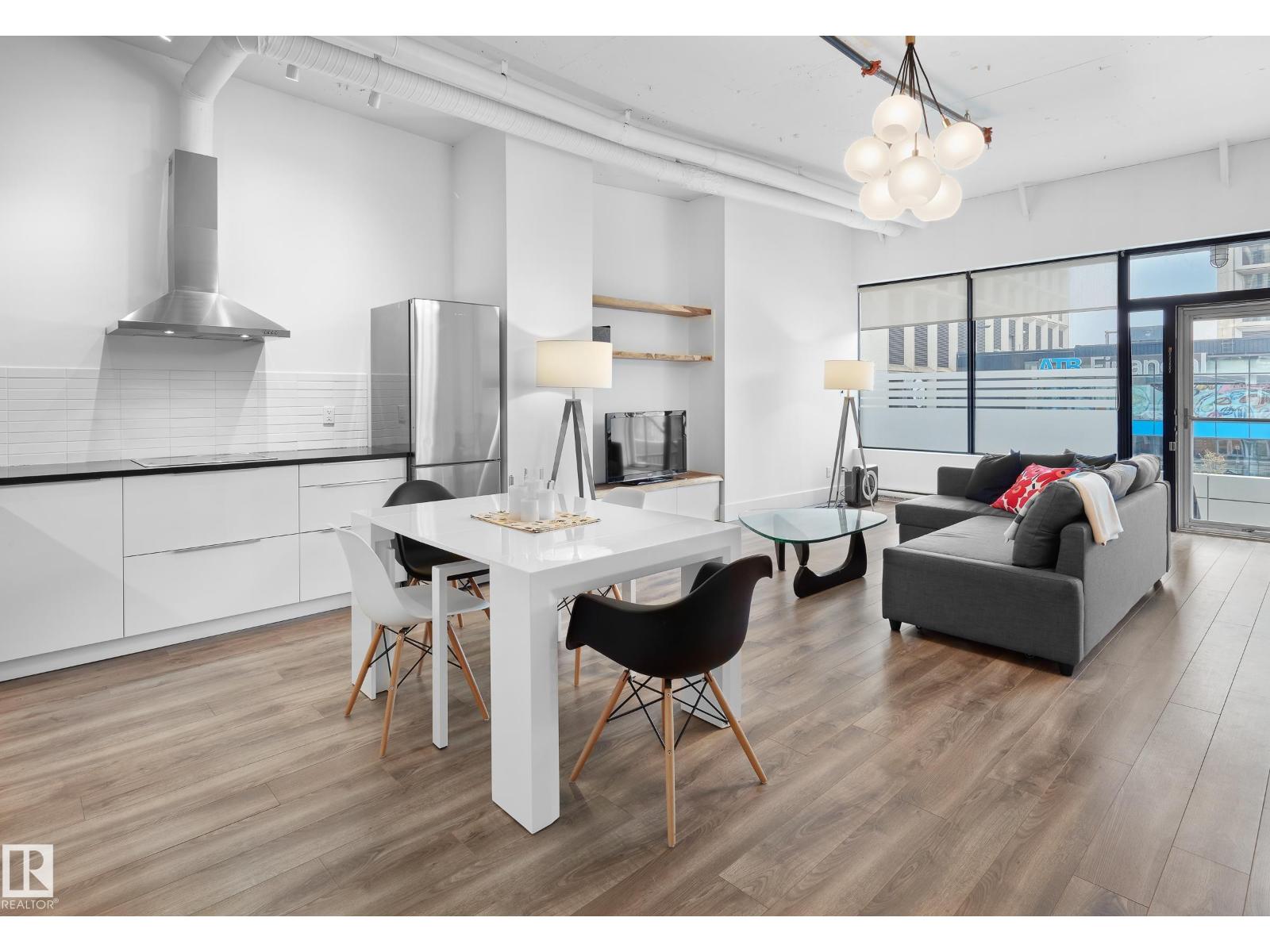 10024 Jasper Avenue #210, Edmonton, AB T5J 1R9