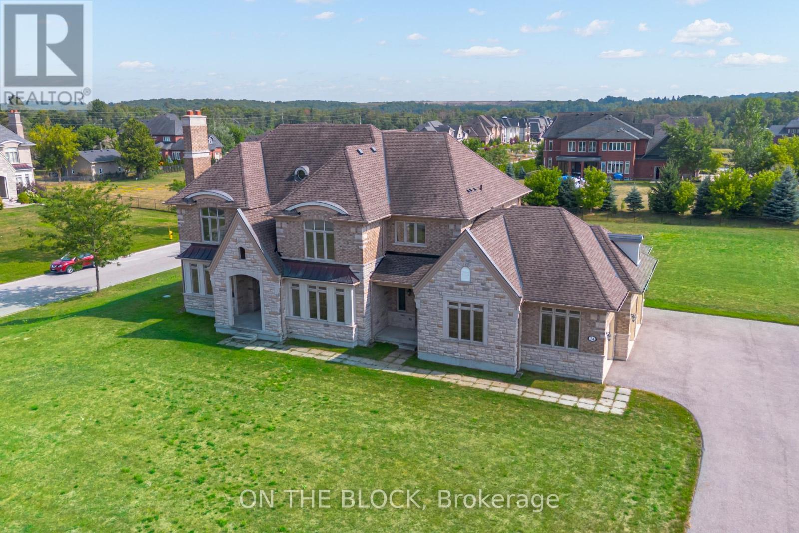 24 Whitewood Dr, Whitchurch-Stouffville, ON L4A 7X4