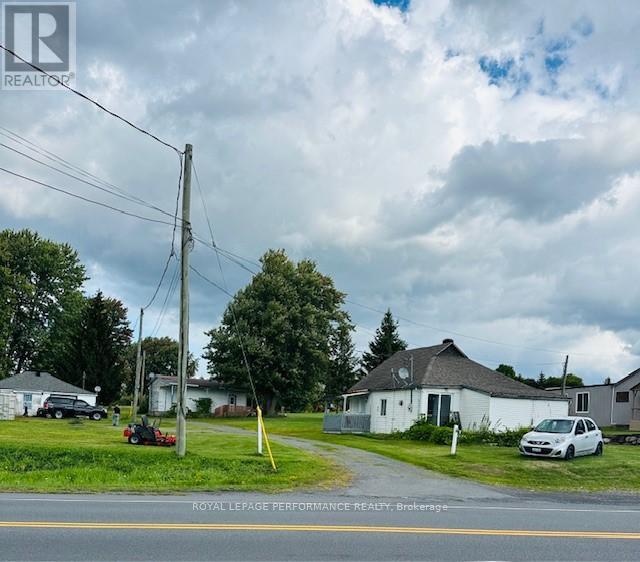 18787 County Rd 2 Rd, South Glengarry, ON K6H 7J8