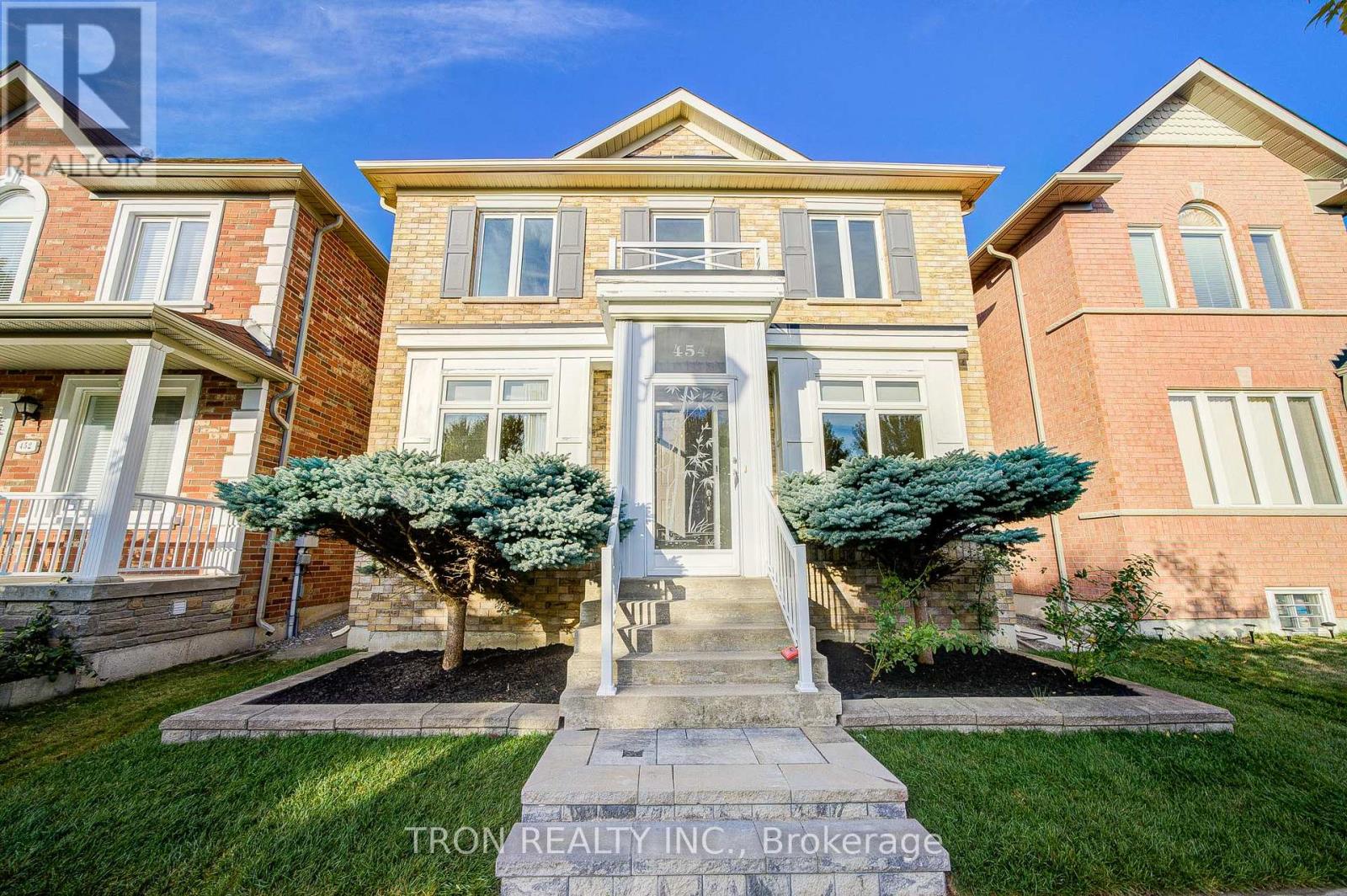454 The Bridle Walk, Markham, ON L6C 2Y3