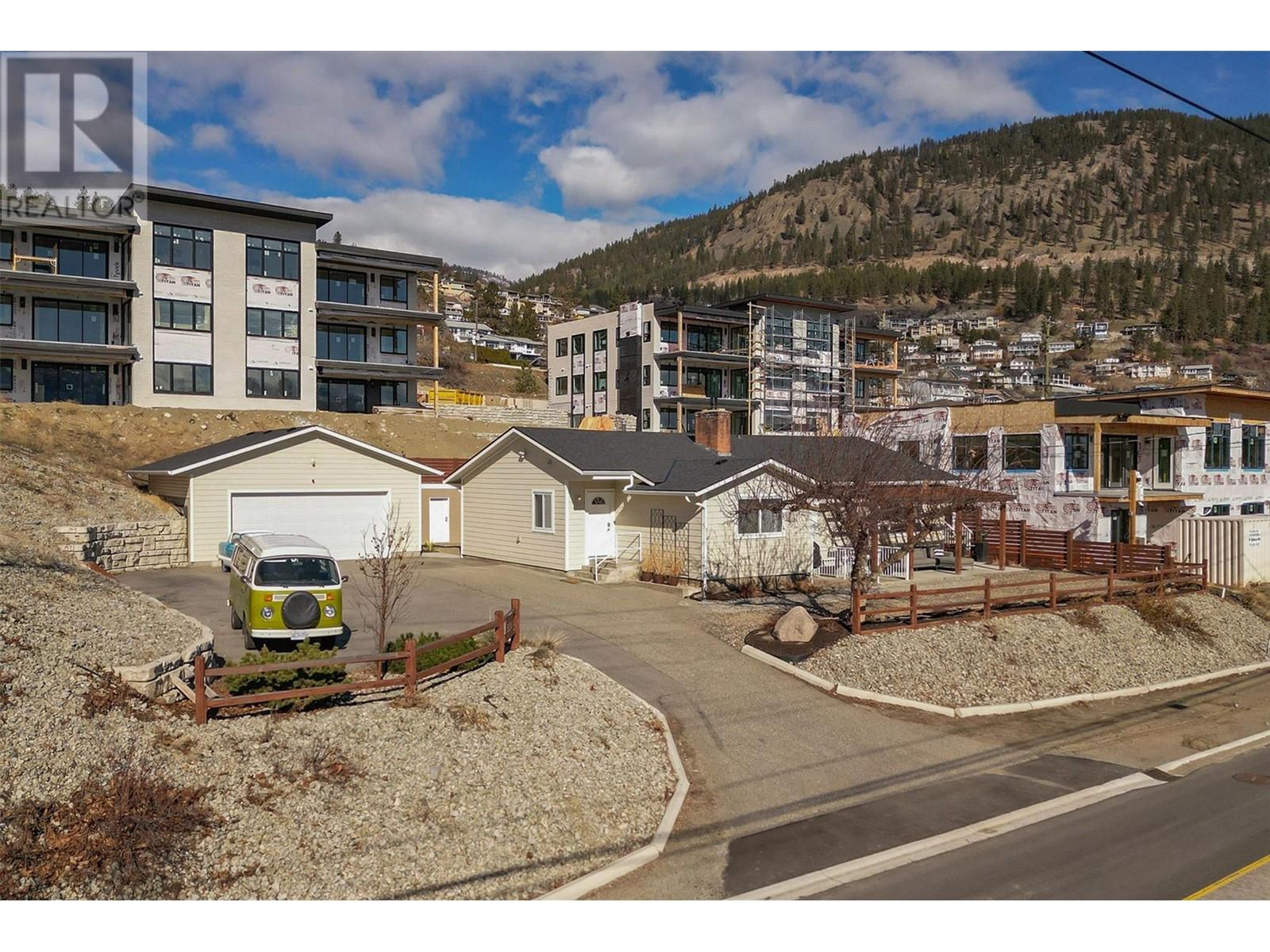 5308 Buchanan Rd, Peachland, BC V0H 1X1