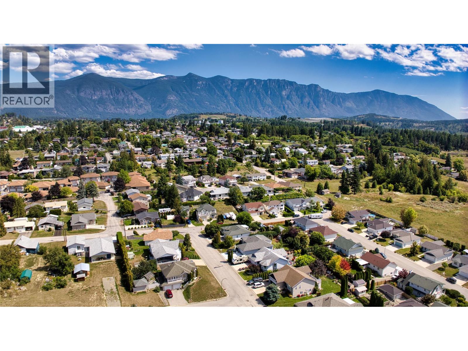 407 Cedar St, Creston, BC V0B 1G3
