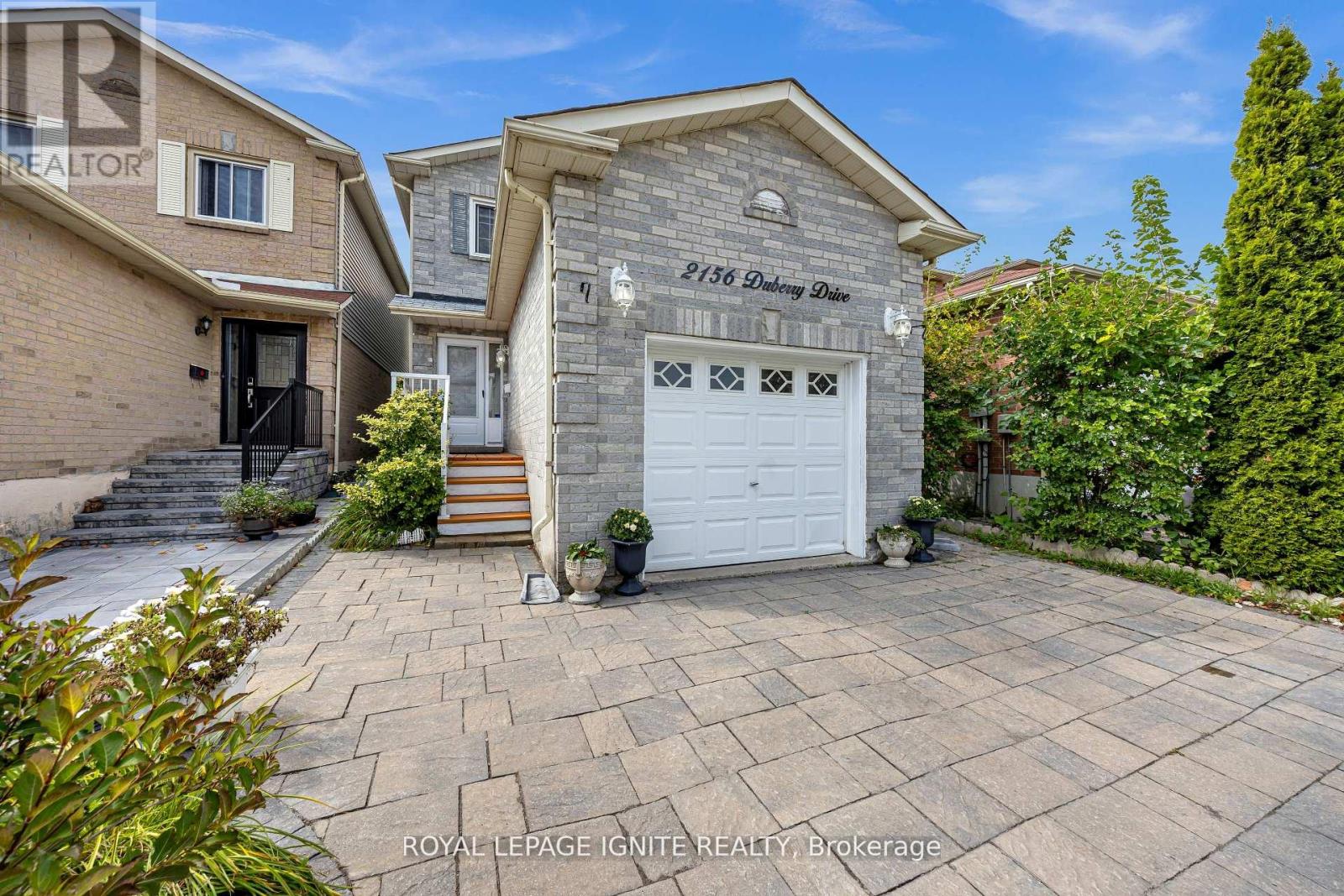 2156 Duberry Dr, Pickering, ON L1X 2A5