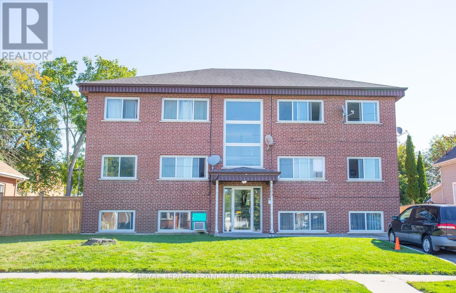 203 Oshawa Blvd S, Oshawa, ON L1H 5R6