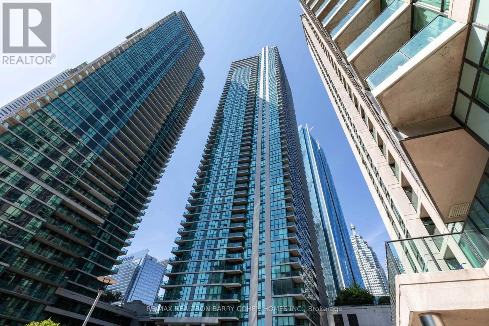 5101 16 Harbour St, Toronto, ON M5J 2Z7