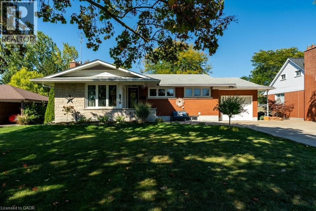 6975 Oxford St, Niagara Falls, ON L2J 1J3