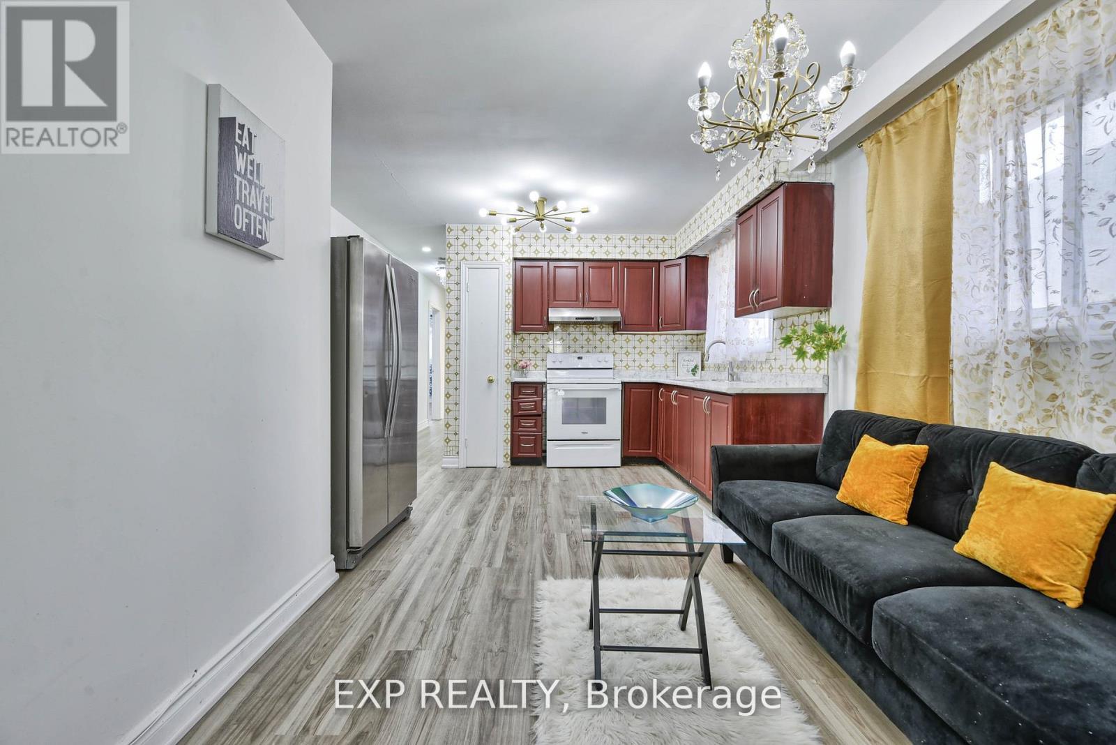 7292 Redfox Rd, Mississauga, ON L4T 2L8