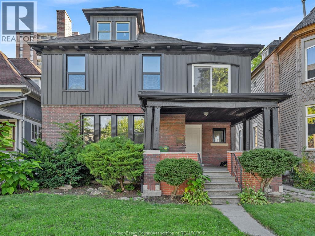 762 Victoria Ave, Windsor, ON N9A 4N2