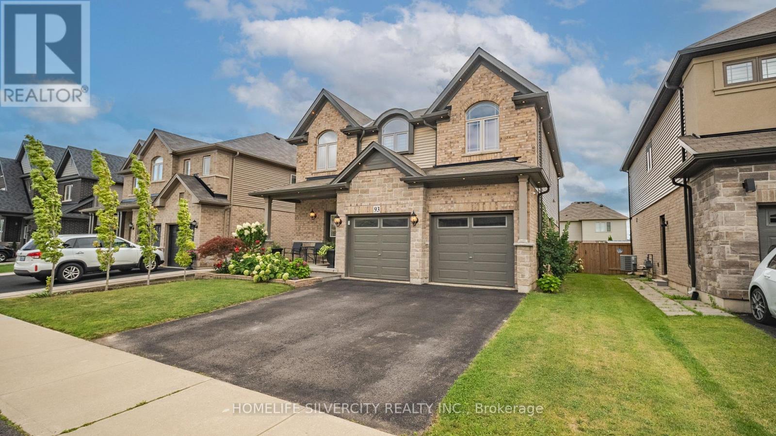 93 Lorne Card Dr, Brant Paris, ON N3L 0E7