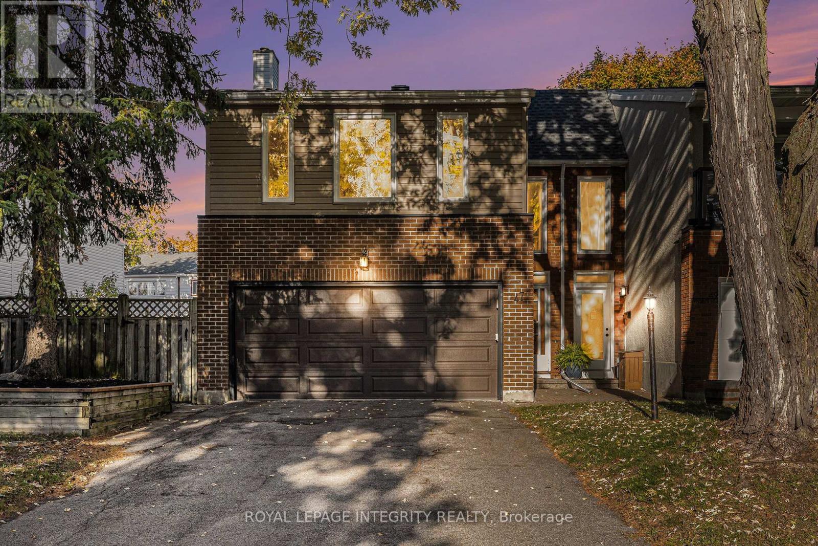 47 Jansen Rd, Ottawa, ON K2H 5W6