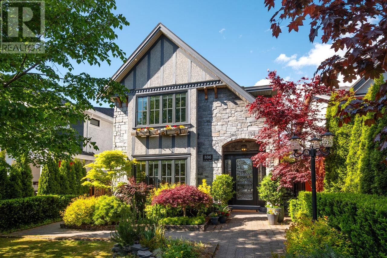 336 W 17th St, North Vancouver, BC V7M 1V8