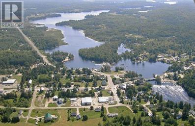 5 Bay St, Magnetawan, ON P0A 1P0