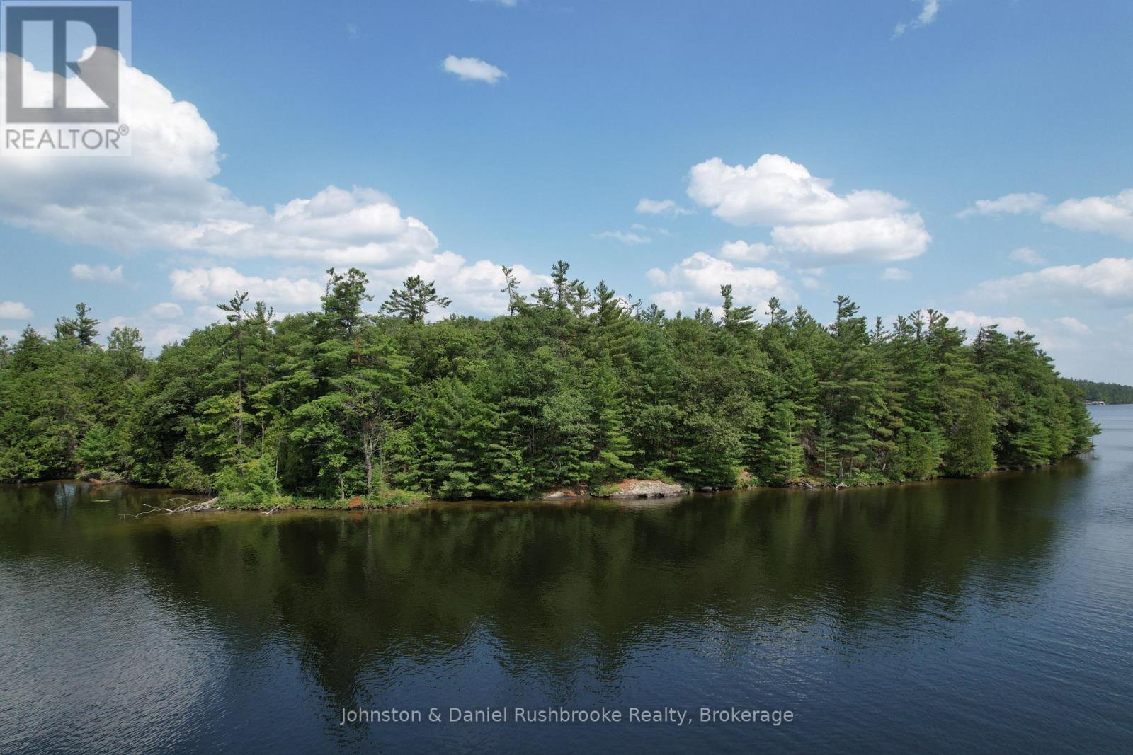 2 Island 24lm, Gravenhurst, ON P1P 1R2