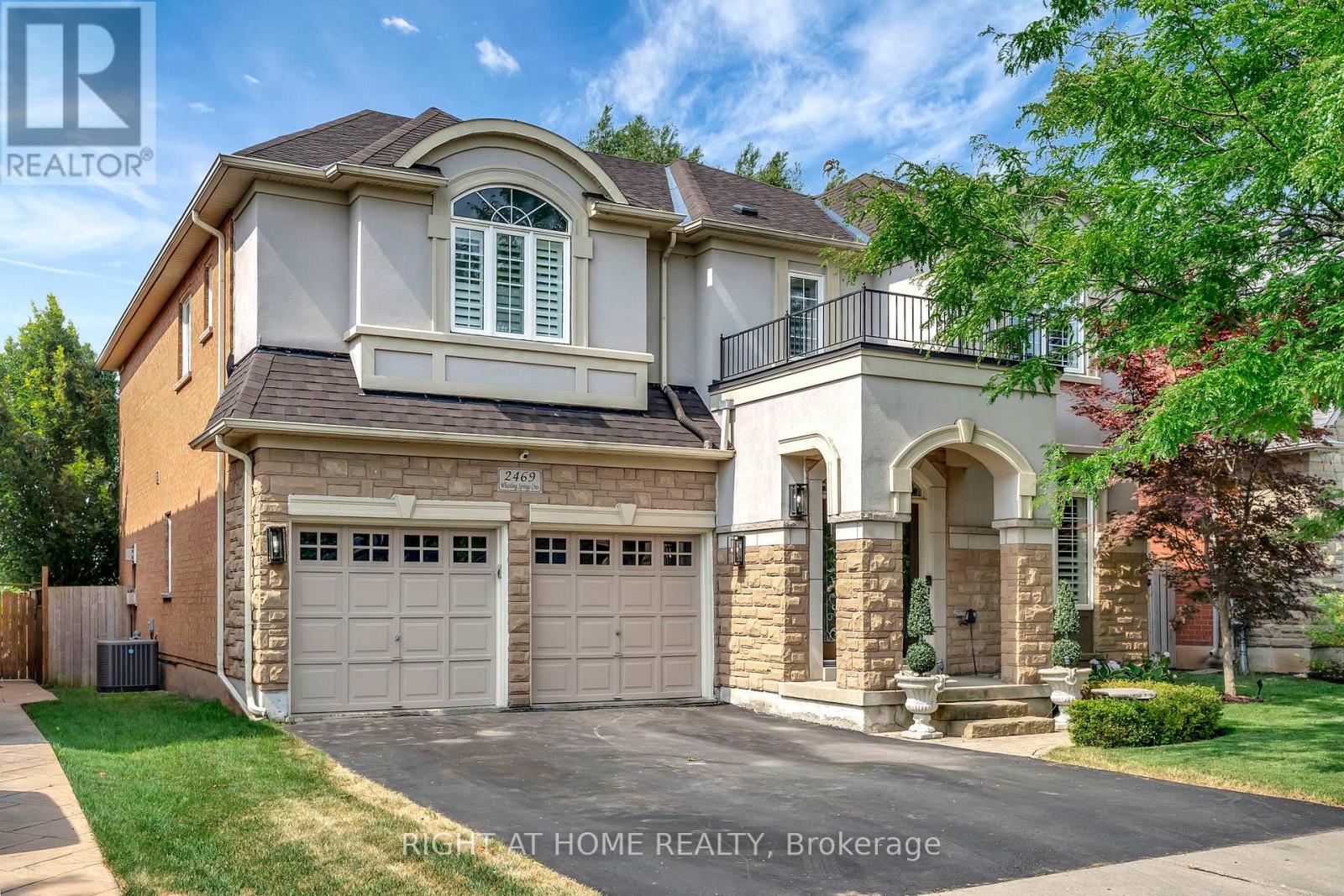 2469 Whistling Springs Cres, Oakville, ON L6M 5G3