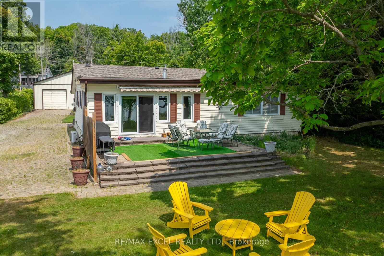 665 N Shore Dr E, Otonabee-south Monaghan, ON P7B 6B3