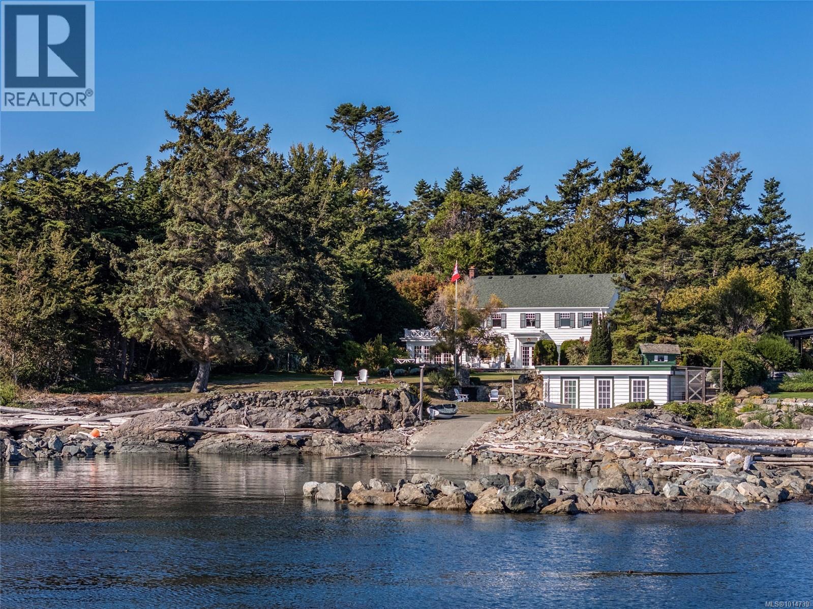 3045 Mcanally Rd, Saanich, BC V8N 1T3