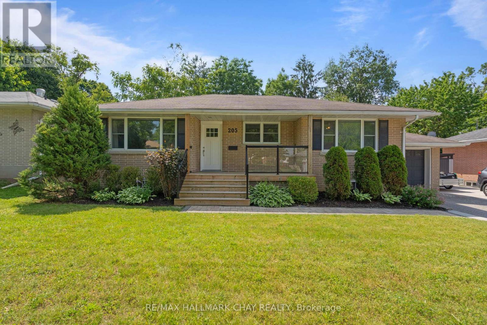 205 Wellington St E, Barrie, ON L4M 2C9