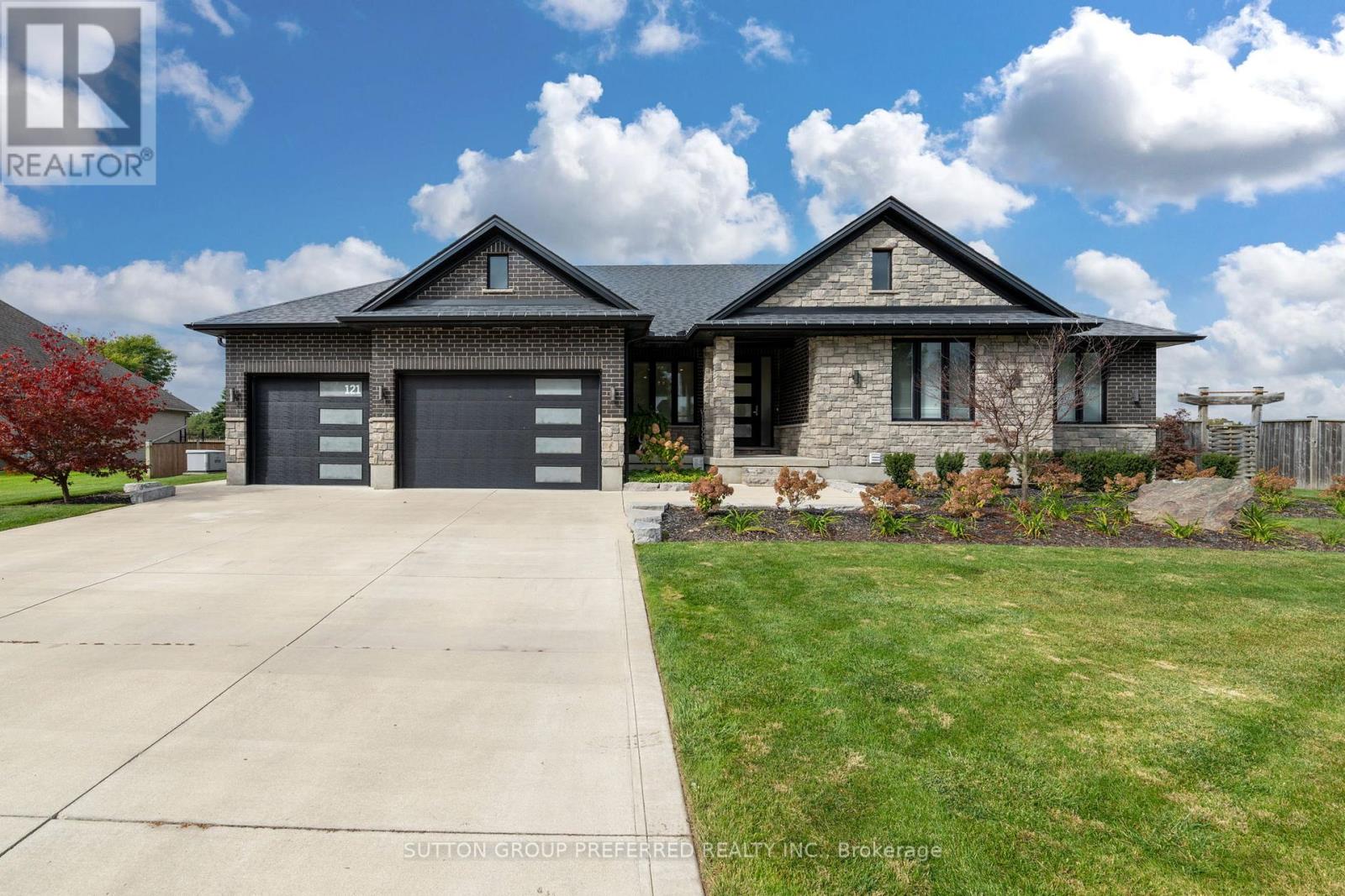 121 Lewis Dr, Middlesex Centre Coldstream, ON N0L 1A0