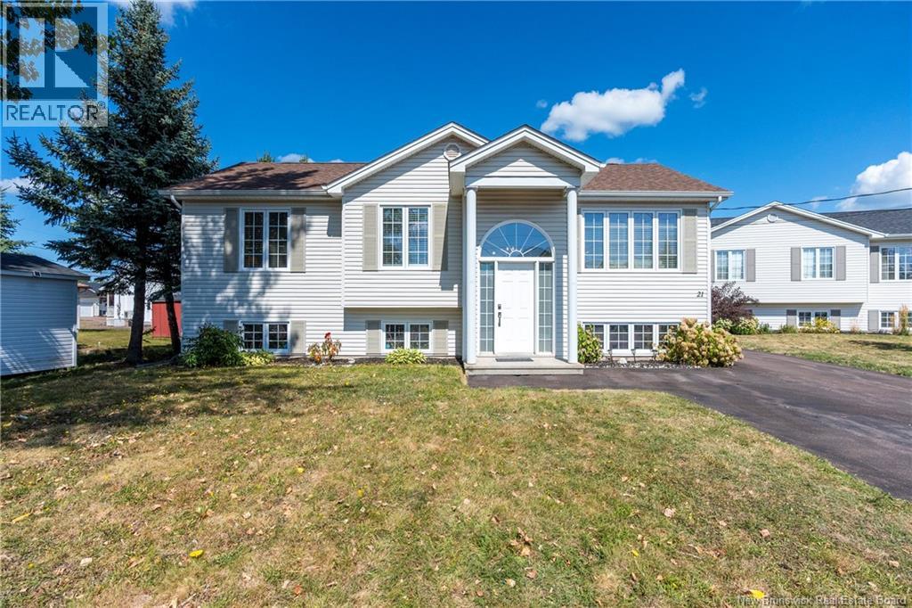 21 Bonavista Ct, Moncton, NB E1G 2H4